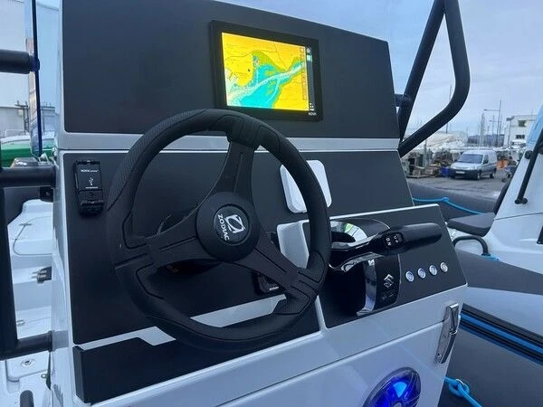 Bootsverleih Zodiac Pro 7 Brest Samboat
