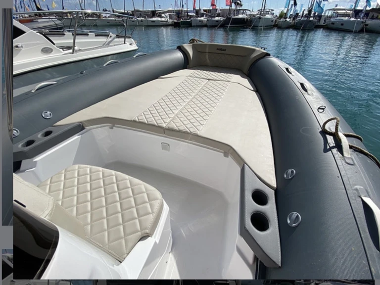 Motorboot mieten in Port Grimaud zum besten Preis