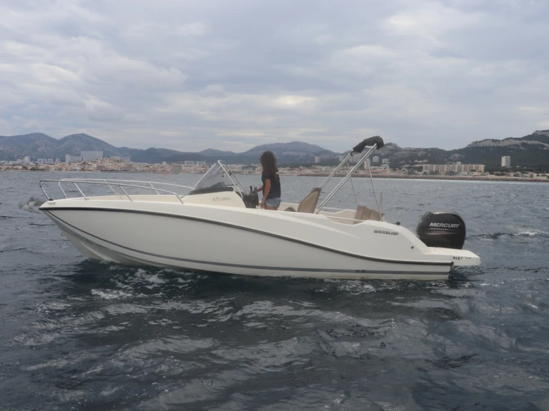Quicksilver Activ 675 Open mieten Marseille