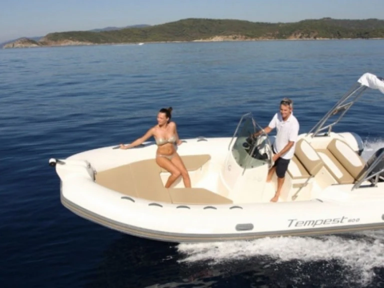 Schlauchboot mieten in Portigliolo - Capelli Tempest 600