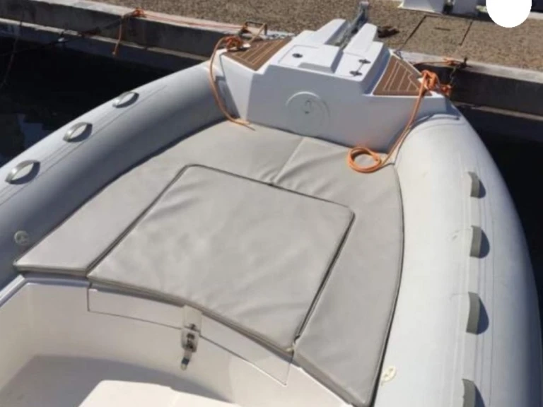Vermietung Schlauchboot Capelli mit Führerschein