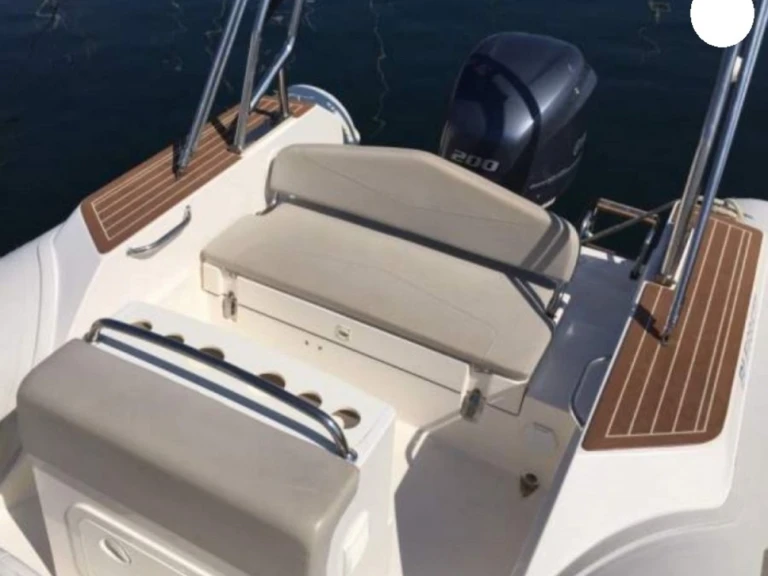 Schlauchboot mieten in Portigliolo zum besten Preis