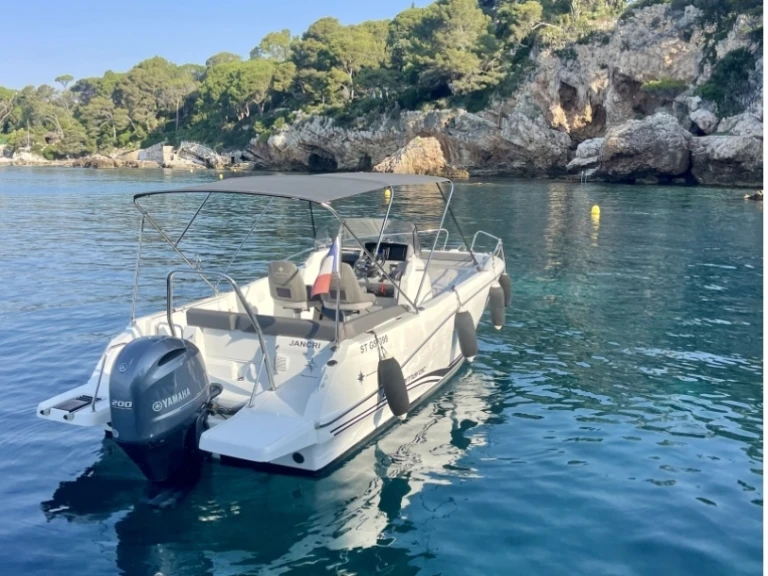 Ein Jeanneau Cap Camarat 6.5 CC Serie 3 mieten in Antibes