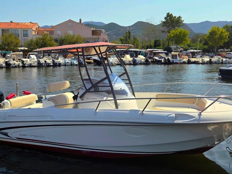 Boot mieten Saint-Florent günstig Flyer 750 Open