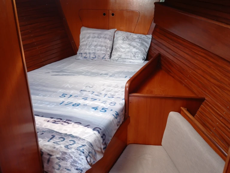 Ein Bénéteau First 42 mieten in Marina Izola