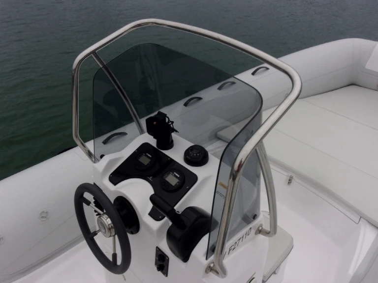 Vermietung Schlauchboot Capelli mit Führerschein