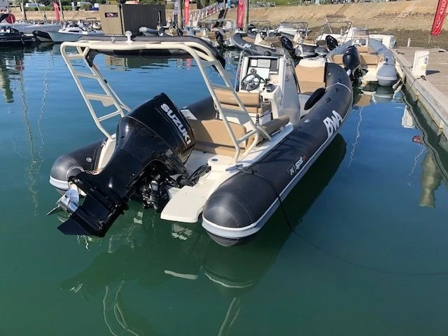 Schlauchboot mieten in La Trinité-sur-Mer zum besten Preis