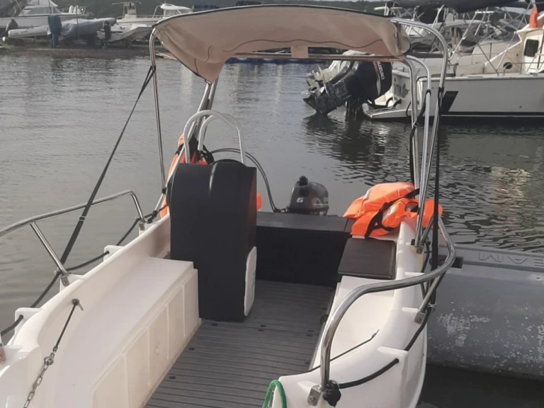 Ein Whaly Whaly 450 mieten in Le François
