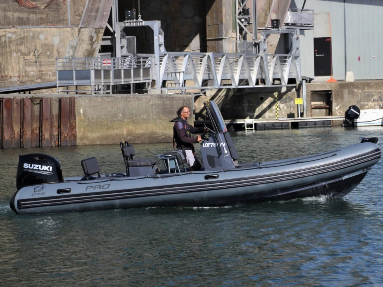 Schlauchboot mit oder ohne Skipper Zodiac mieten in Port-Louis