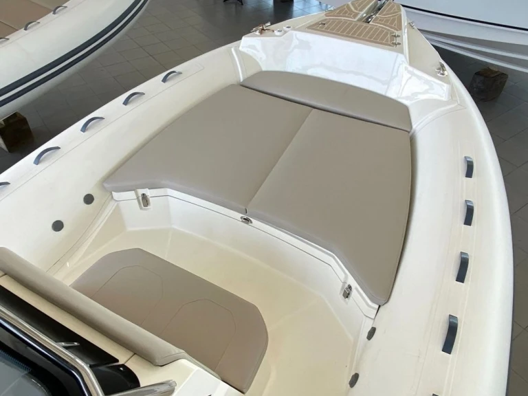 YachtCharter in Port de Saint-Cyprien Méditerranée - Capelli Tempest 900 auf SamBoat