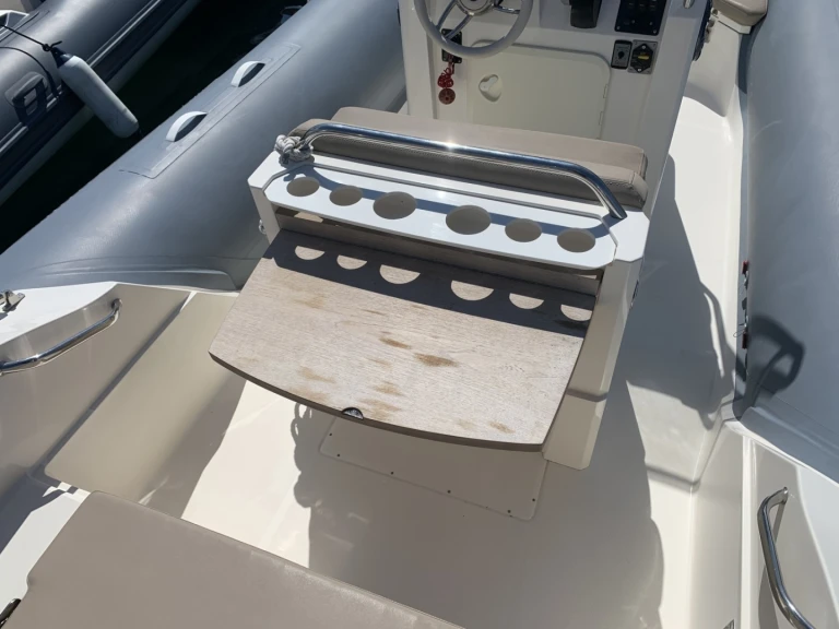 Vermietung Schlauchboot Capelli mit Führerschein