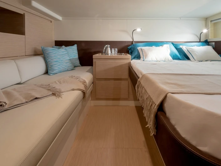 Bootsverleih Solaris Solaris 44 Golfe-Juan Samboat