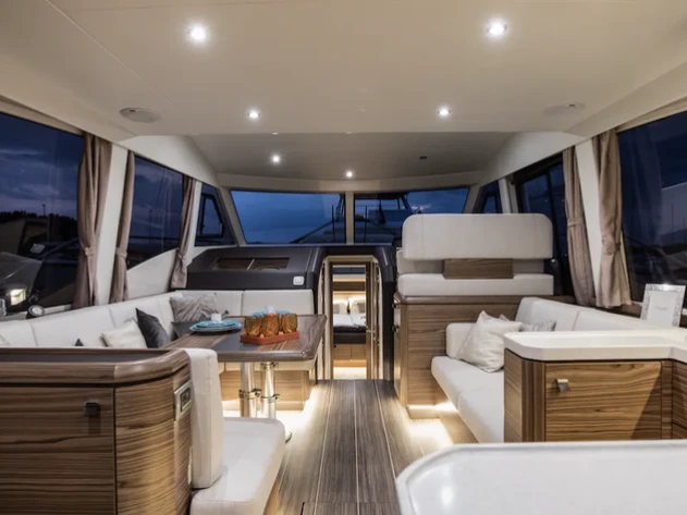 Ein Greenline Greenline 48 Fly mieten in Fontvieille