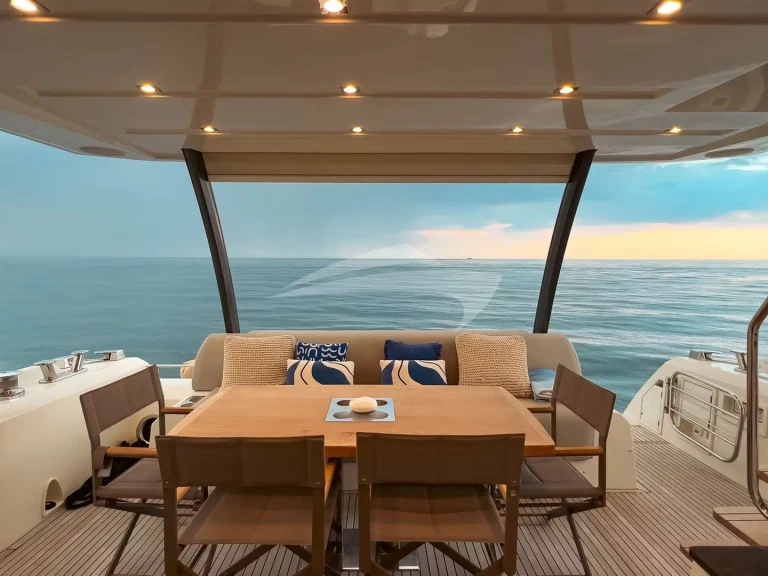 Vermietung Yacht Prestige mit Führerschein