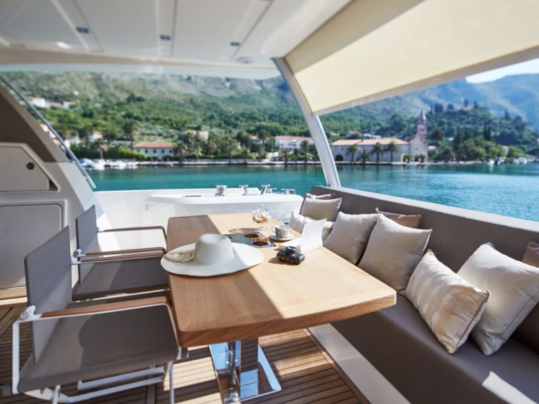 Prestige Prestige 680 mieten Antibes