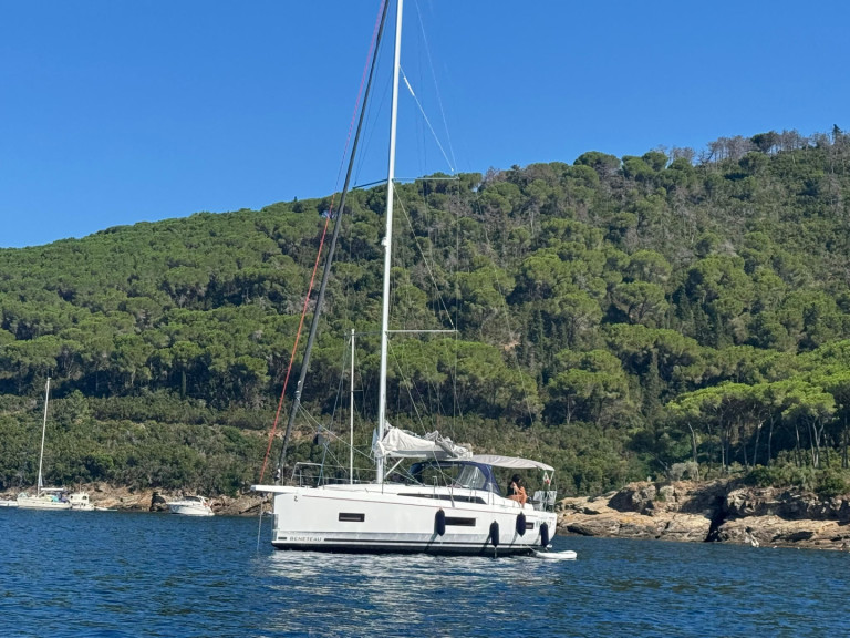 YachtCharter in Salivoli - Bénéteau Oceanis 40.1 auf SamBoat