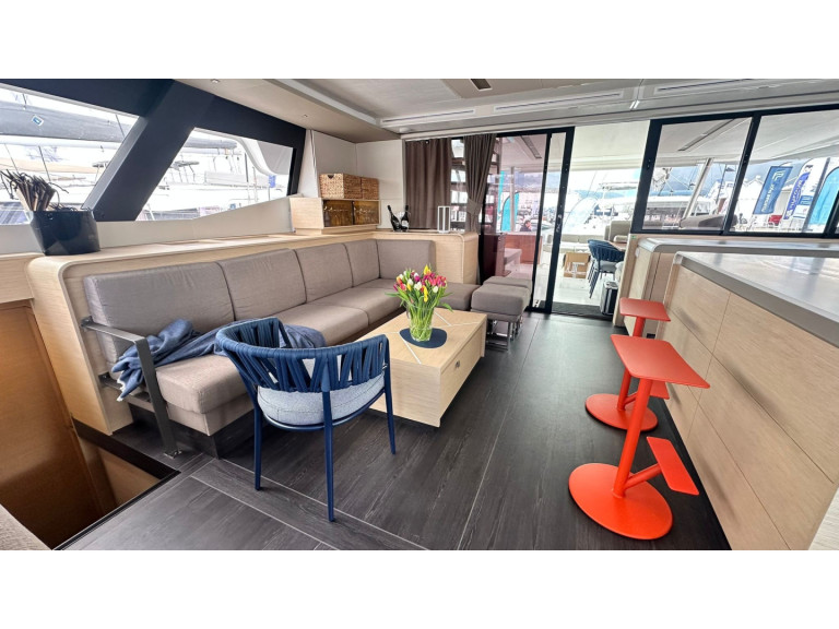 Fountaine Pajot Fountain Pajot mieten Procida