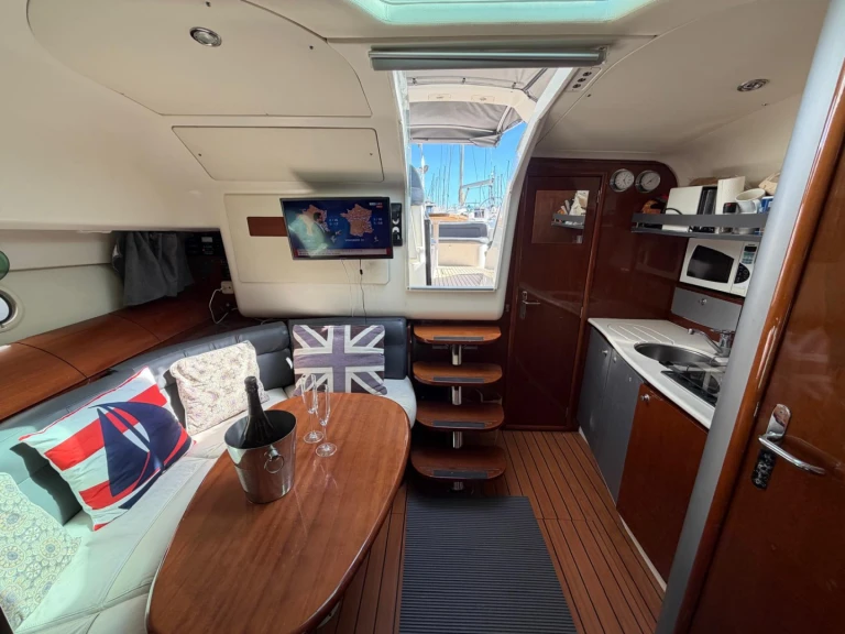 Bootsverleih Jeanneau Prestige 34 Open Beaulieu-sur-Mer Samboat