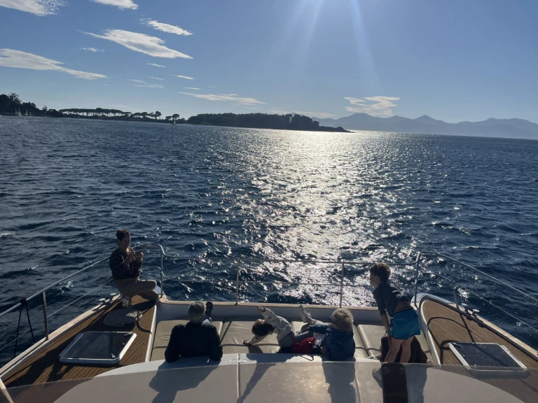 Katamaran mieten in Hafen von Nizza zum besten Preis