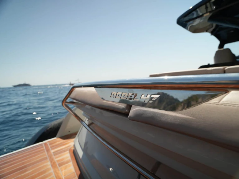 Motorboot mieten in Torre Annunziata zum besten Preis