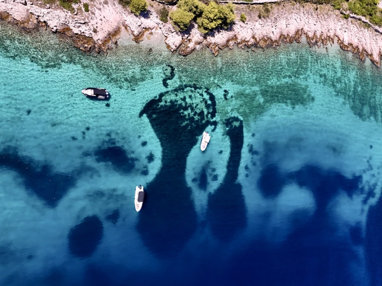 Zenit Hunter 800 mieten Split