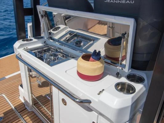 Boot mieten Port de Hyères (St Pierre) günstig Cap Camarat 9.0 WA