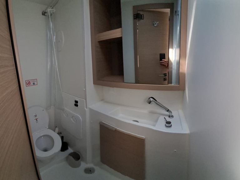 Ein Lagoon Lagoon 40 mieten in Propriano