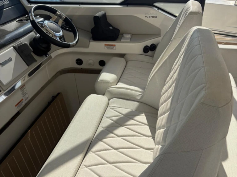 Yacht mieten in Port Grimaud zum besten Preis