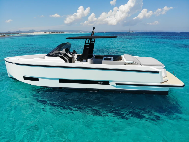 Ein De Antonio d36 mieten in Marina Botafoch