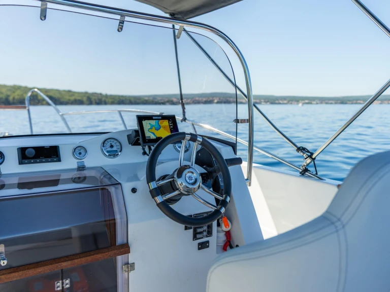 Motorboot mit oder ohne Skipper Morion mieten in Malinska-Dubašnica