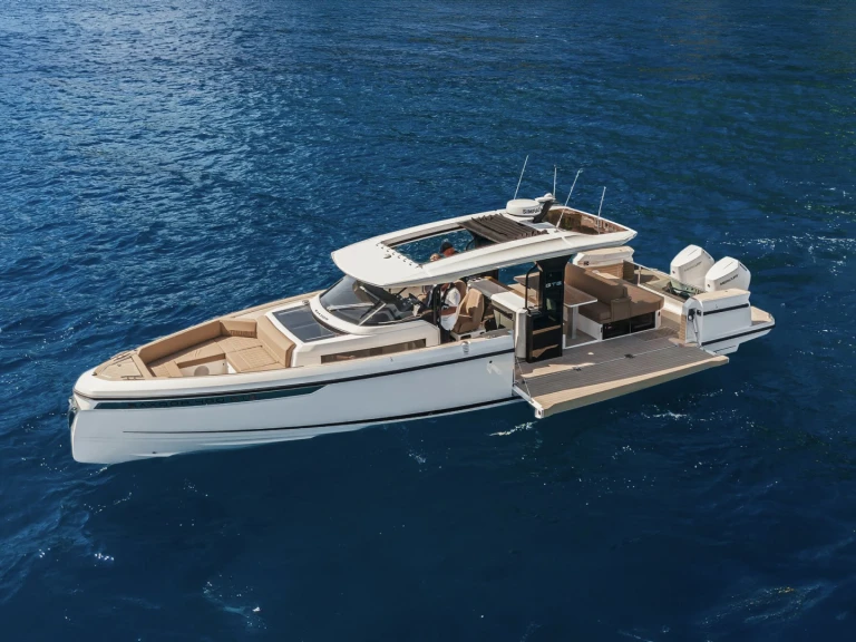 Ein Saxdor 400 GTS mieten in Marina Botafoch