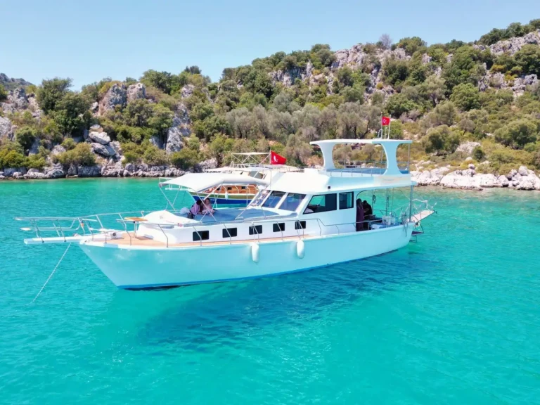 Vermietung Segelboot Custom mit Führerschein