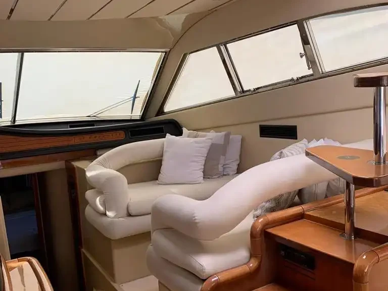 Vermietung Yacht Custom mit Führerschein