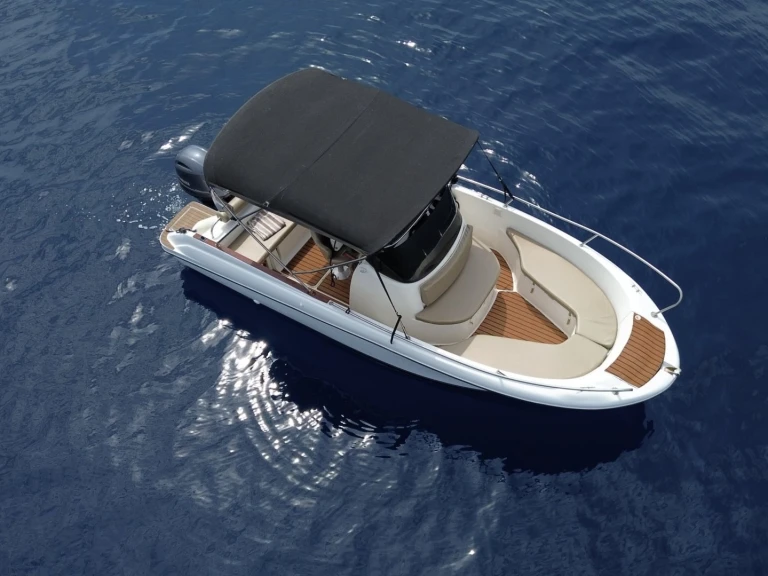 Motorboot mit oder ohne Skipper HM mieten in Kaštela