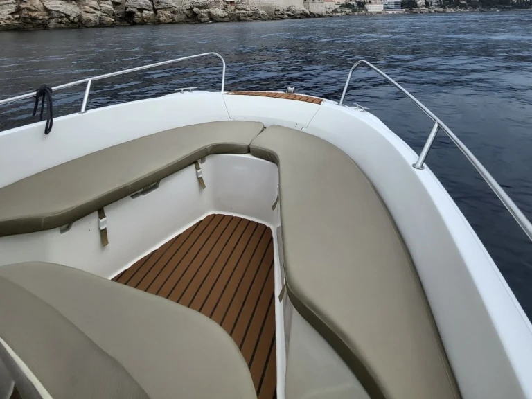 Motorboot mieten in Kaštela zum besten Preis