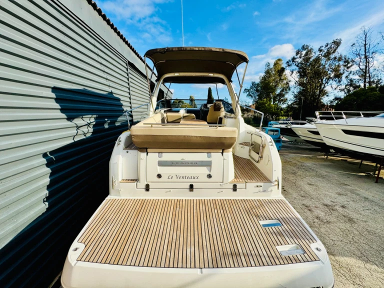 Jeanneau Leader 30 mieten Fréjus