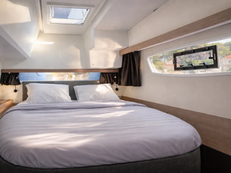 Ein Fountaine Pajot Isla 40 mieten in Castellammare di Stabia