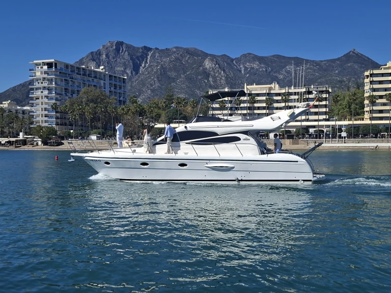 Boot mieten Marbella günstig Majestic 46 Fly