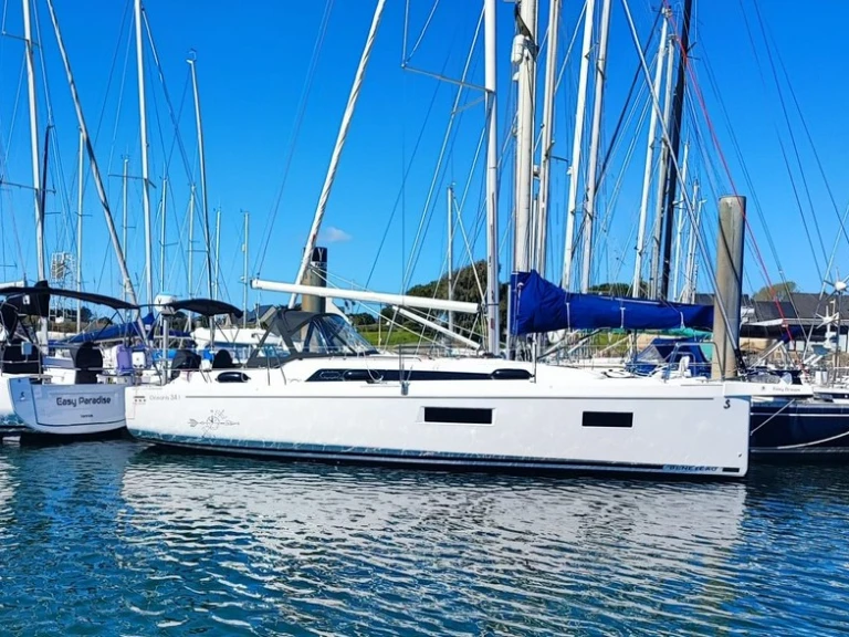 Ein Bénéteau Oceanis 34.1 mieten in Arzon