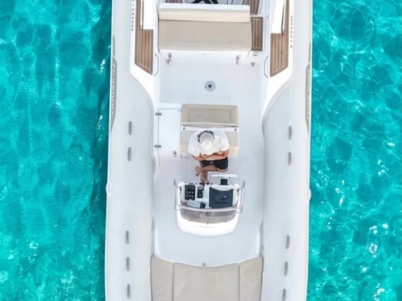 Schlauchboot mit oder ohne Skipper Capelli mieten in Palau