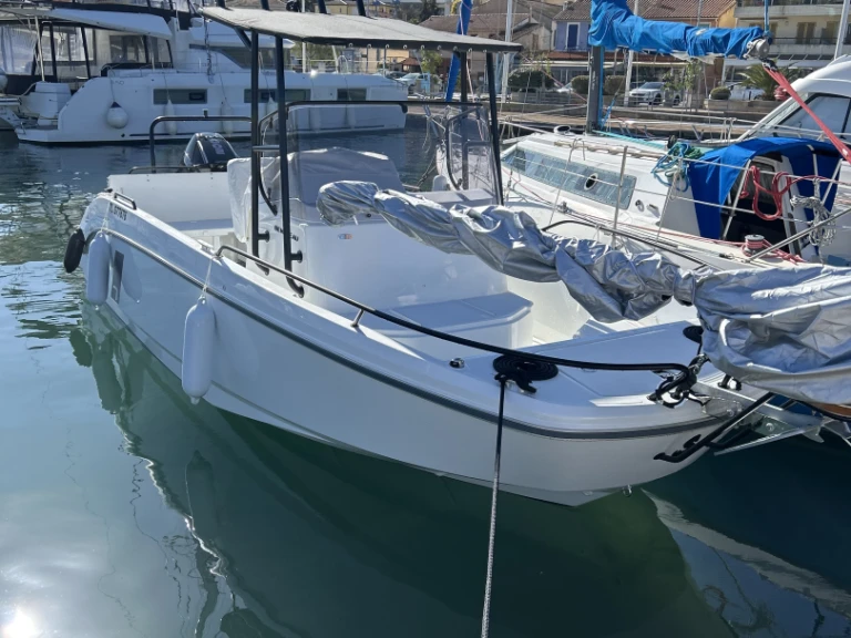 Ein Bénéteau Flyer 7 SPACEdeck mieten in Toulon
