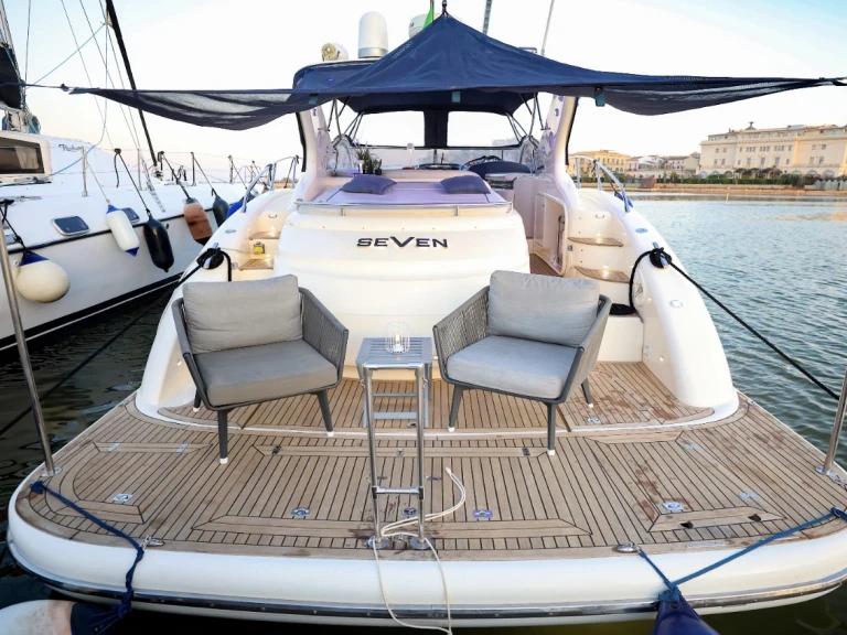 Ein Azimut Atlantis 47 mieten in Porto Siracusa