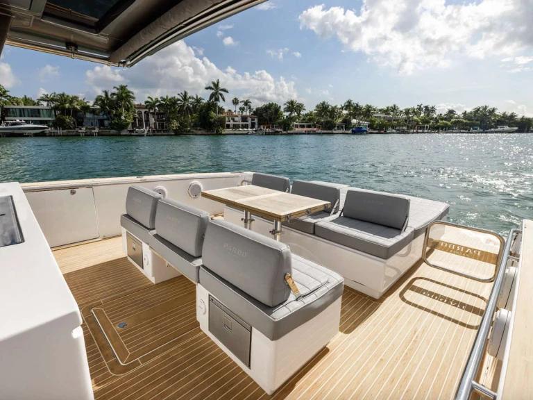 Bootsverleih Pardo Yachts 43 Pardo Miami Samboat
