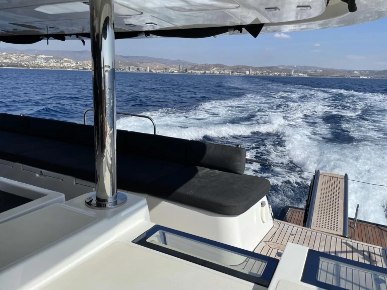 Ein Lagoon Lagoon 630 Motor Yacht mieten in Lavrion
