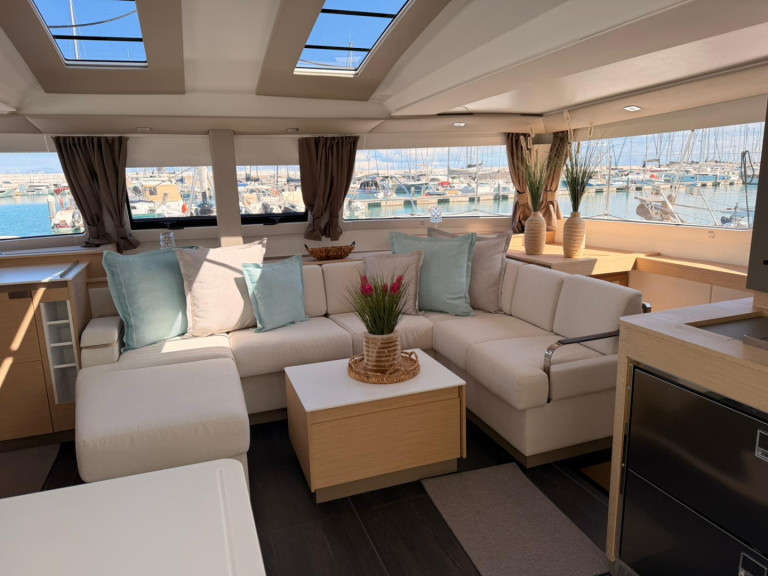 Katamaran mit oder ohne Skipper Fountaine Pajot mieten in Capo d'Orlando