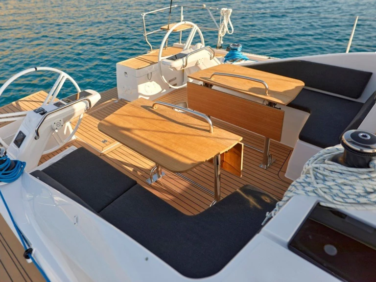 Segelboot mieten in Betina zum besten Preis