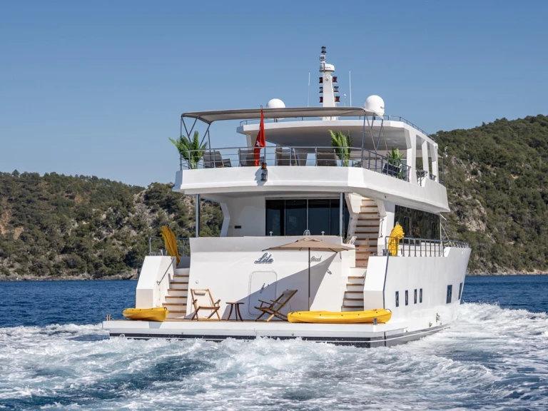 Custom Made Lila Trawler mieten Fethiye