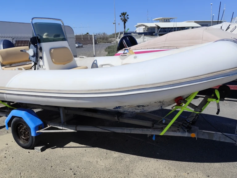 YachtCharter in Le Cap d'Agde - Zodiac Medline I auf SamBoat