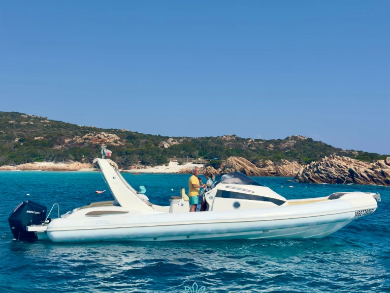 YachtCharter in La Maddalena - Sea prop Premium Comfort 33' auf SamBoat