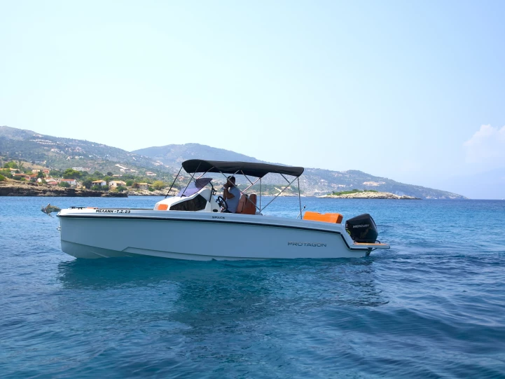 Motorboot mieten in Zakynthos - Protagon Space 25